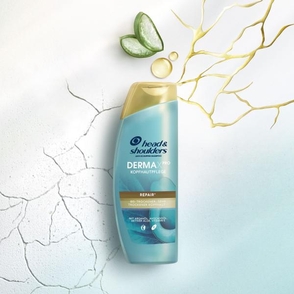 Head & Shoulders Dermax Pro Repair* AntiSchuppen Shampoo bei trockener, sehr trockener Kopfhaut