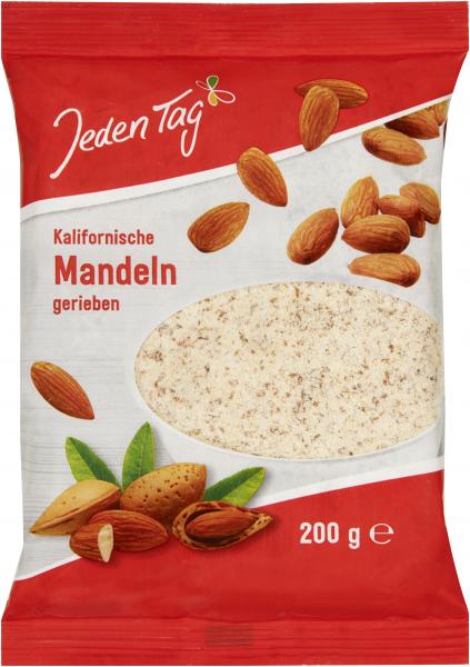 Jeden Tag Kalifornische Mandeln gerieben