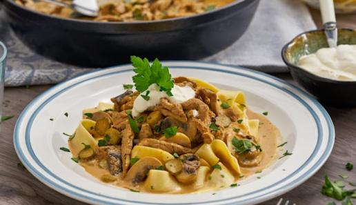 Jäger-Sahne-Schnitzel "Stroganoff" Jäger-Sahne-Schnitzel "Stroganoff"