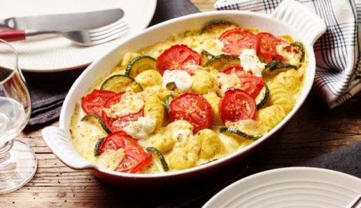 Tomaten-Zucchini-Gratin mit Gnocchi Tomaten-Zucchini-Gratin mit Gnocchi