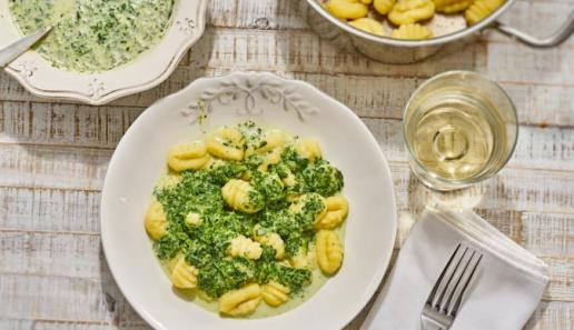 Gnocchi mit Spinat-Käse-Sauce Gnocchi mit Spinat-Käse-Sauce