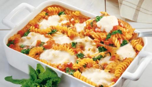 Nudelauflauf "Tomate-Mozzarella" mit Spinat Nudelauflauf "Tomate-Mozzarella" mit Spinat