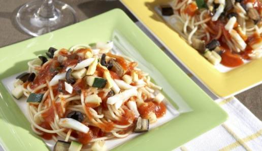 Spaghetti mit Gemüse-Ei-Sauce Spaghetti mit Gemüse-Ei-Sauce