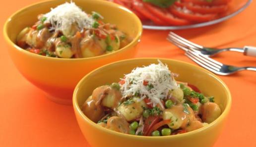 Gnocchi-Pfanne mit Erbsen und Paprika Gnocchi-Pfanne mit Erbsen und Paprika