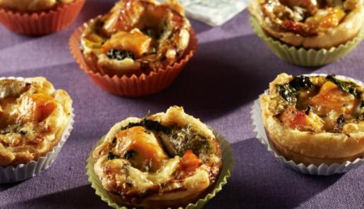 Mini-Quiche mit Lachs und Spinat Mini-Quiche mit Lachs und Spinat