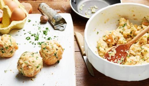 Klassische Semmelknödel Klassische Semmelknödel