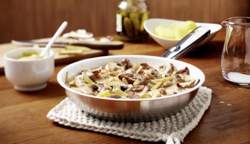 Rindfleischpfanne "Boeuf Stroganoff" Rindfleischpfanne "Boeuf Stroganoff"