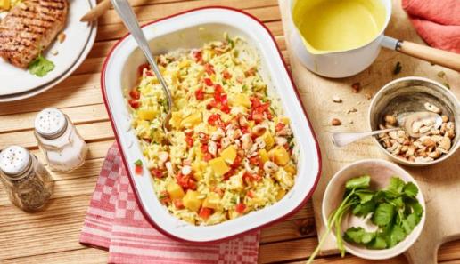 Fruchtiger Reissalat mit Curry-Sauce Fruchtiger Reissalat mit Curry-Sauce