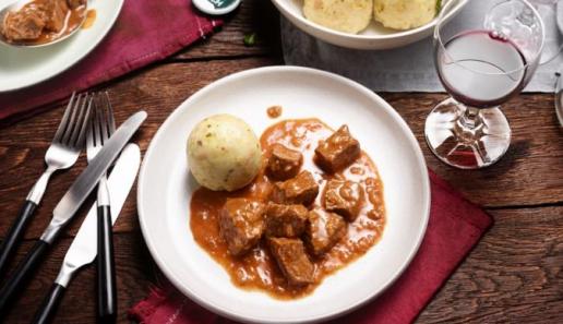 Rindergulasch aus dem Thermomix Rindergulasch aus dem Thermomix